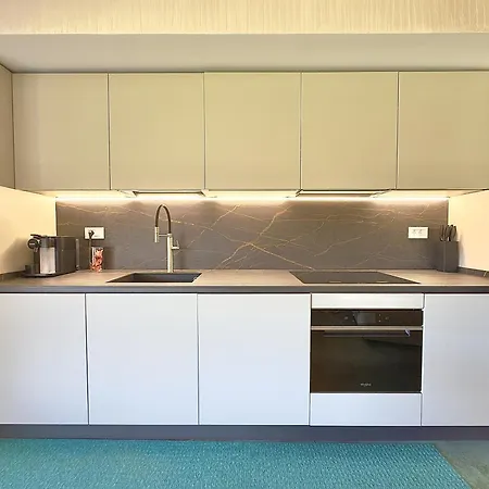 Luxury Seafront - Access - Parking & Wifi - By Coral Lägenhet Porto Cervo