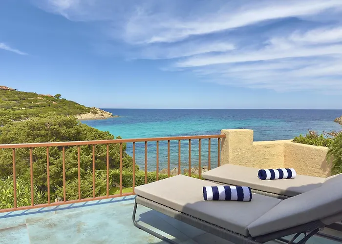 Apartment Luxury Seafront - Access - Parking & Wifi - By Coral Porto Cervo