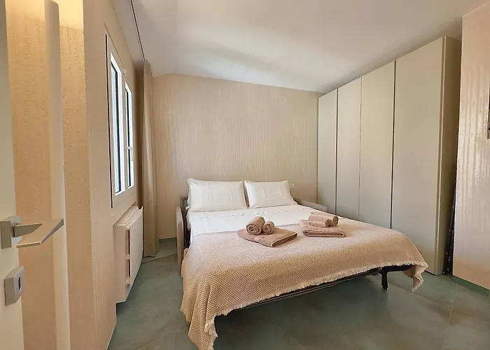 Apartment Luxury Seafront - Access - Parking & Wifi - By Coral