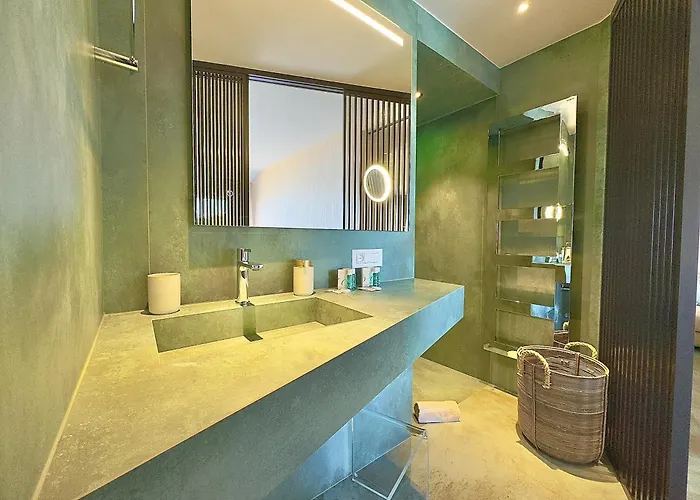 Luxury Seafront - Access - Parking & Wifi - By Coral * Porto Cervo