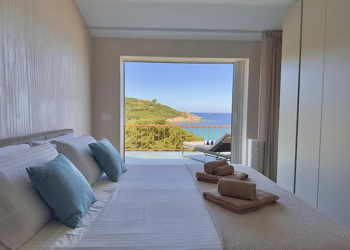 Apartment Luxury Seafront - Access - Parking & Wifi - By Coral