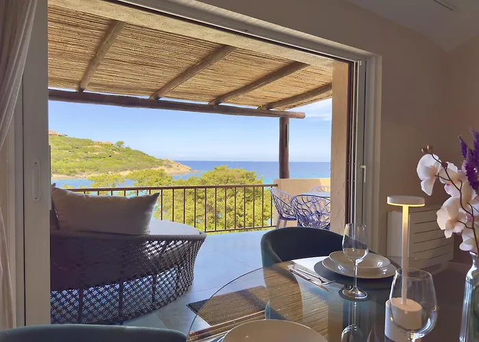 Luxury Seafront - Access - Parking & Wifi - By Coral Porto Cervo