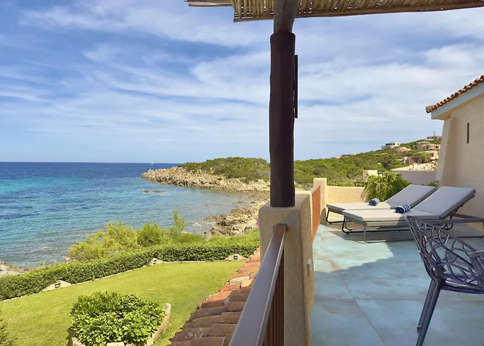 Luxury Seafront - Access - Parking & Wifi - By Coral Apartment