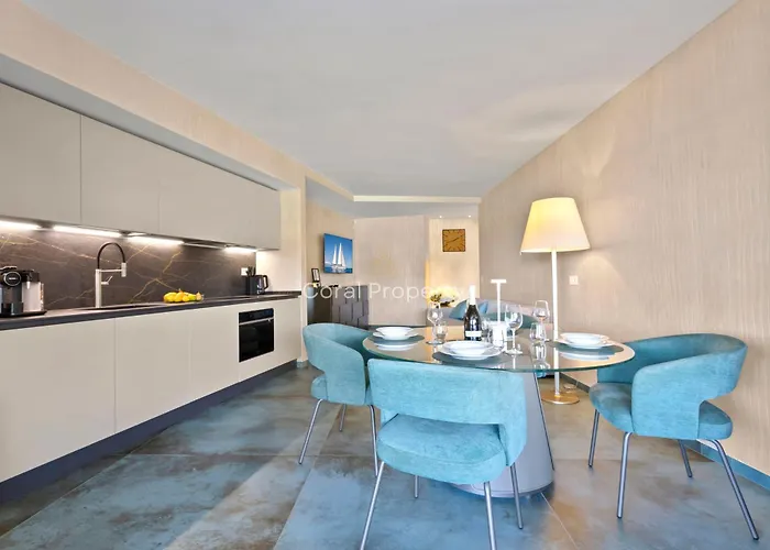 Luxury Seafront - Access - Parking & Wifi - By Coral Porto Cervo