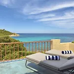 Apartamento Luxury Seafront - Access - Parking & Wifi - By Coral Porto Cervo