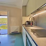 Luxury Seafront - Access - Parking & Wifi - By Coral *