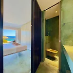 Luxury Seafront - Access - Parking & Wifi - By Coral Lejlighed Porto Cervo