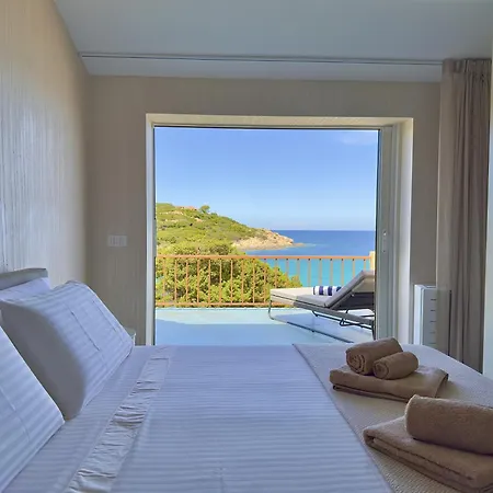 Luxury Seafront - Access - Parking & Wifi - By Coral Apartment *