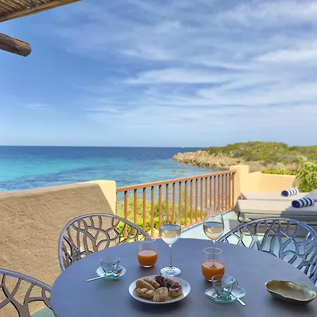 Apartment Luxury Seafront - Access - Parking & Wifi - By Coral Porto Cervo