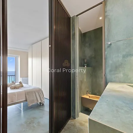 公寓 Luxury Seafront - Access - Parking & Wifi - By Coral