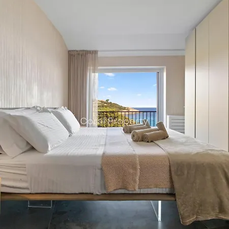 Апартаменты Luxury Seafront - Access - Parking & Wifi - By Coral Порто-Черво