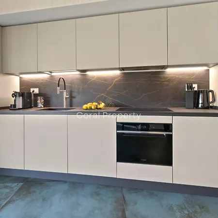 Luxury Seafront - Access - Parking & Wifi - By Coral * Порто-Черво