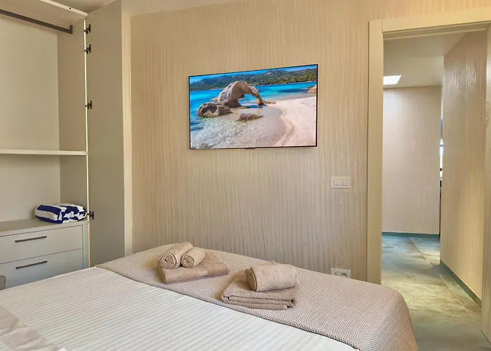 Luxury Seafront - Access - Parking & Wifi - By Coral * Порто-Черво