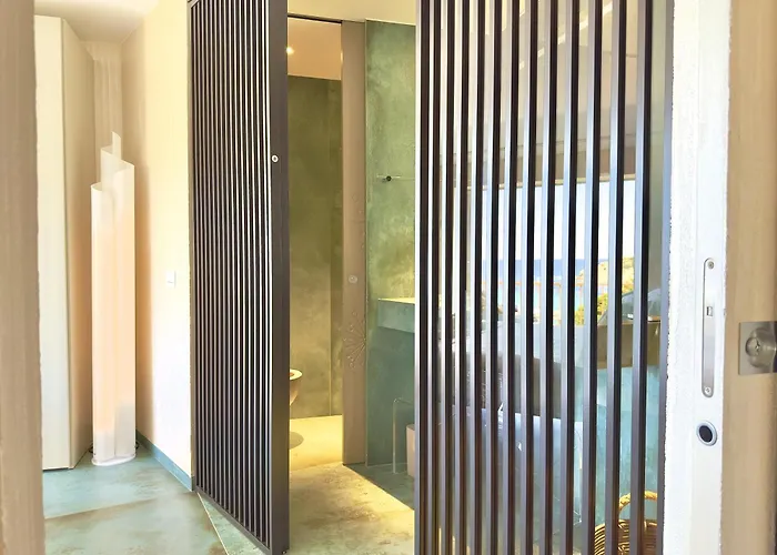 Luxury Seafront - Access - Parking & Wifi - By Coral