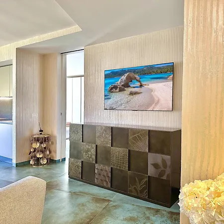 Luxury Seafront - Access - Parking & Wifi - By Coral Porto Cervo
