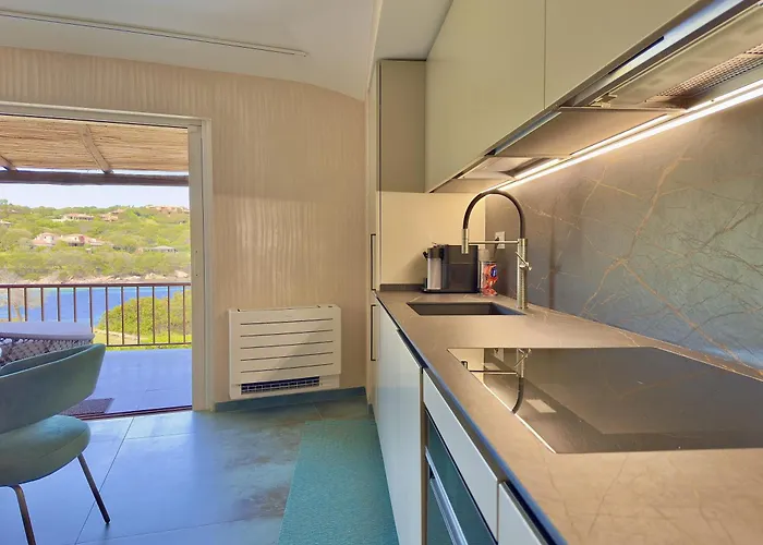 Luxury Seafront - Access - Parking & Wifi - By Coral *